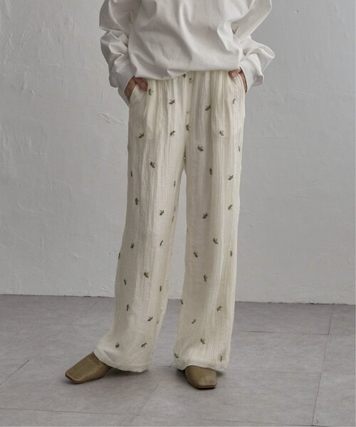 notch.(ノッチ)の「小花刺繍ルーズパンツ(その他パンツ・レディース・ブラック/オフホワイト・M)」の2枚目の写真