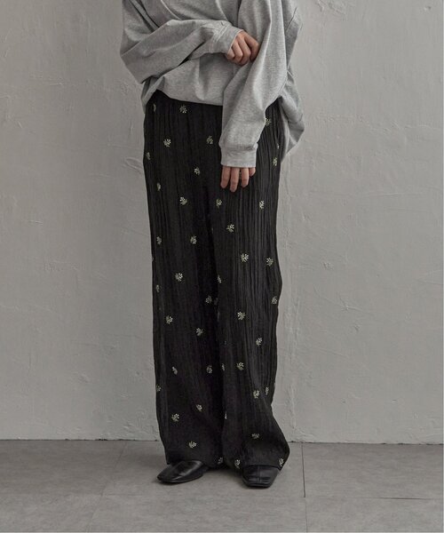 notch.(ノッチ)の「小花刺繍ルーズパンツ(その他パンツ・レディース・ブラック/オフホワイト・M)」の1枚目の写真