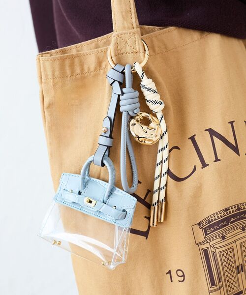 le.coeur blanc（ルクールブラン）の「ミニバッグキーチャーム（ショルダーバッグ・レディース・オレンジ/アイボリー/グレイッシュベージュ/ライトブルー・FREE）」の7枚目の写真