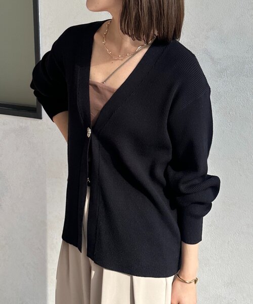 Thevon(ゼボン)の「ニュアンスボタンリブニットカーディガン(カーディガン/ボレロ・レディース・オリーブ/ベージュ/ブラック・FREE)」の17枚目の写真