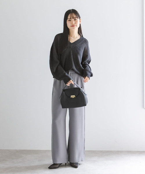 Noble(ノーブル)の「ペーパーヤーンVネック プルオーバー(ニット/セーター・レディース・チャコールグレー/イエロー/ホワイト/ピンク・FREE)」の8枚目の写真