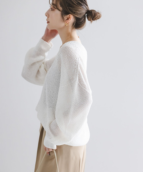 Noble(ノーブル)の「ペーパーヤーンVネック プルオーバー(ニット/セーター・レディース・チャコールグレー/イエロー/ホワイト/ピンク・FREE)」の9枚目の写真