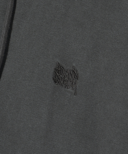 BROWNBREATH(ブラウンブレス)の「PIGMENT TAG HOODIE - CHARCOAL(パーカー・レディース・その他・S/M/L/XL)」の3枚目の写真
