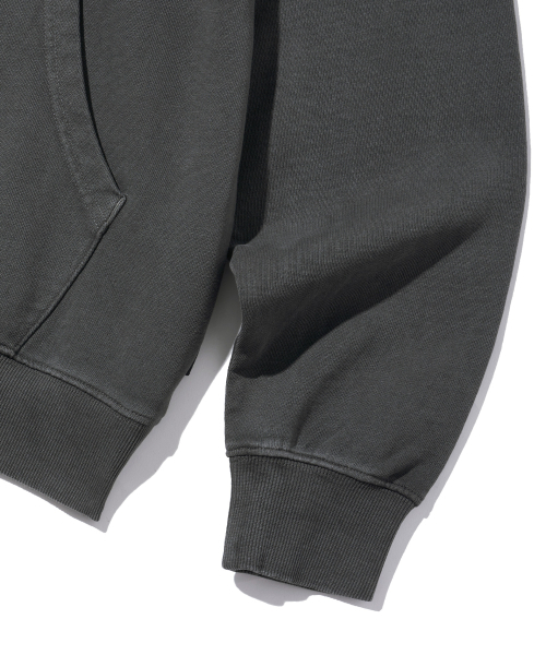 BROWNBREATH(ブラウンブレス)の「PIGMENT TAG HOODIE - CHARCOAL(パーカー・レディース・その他・S/M/L/XL)」の7枚目の写真