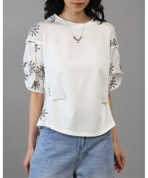 Doumoi(ドゥモエ)の「刺繍ラグランスリーブ プルオーバー(Tシャツ/カットソー・レディース・ブラック/ホワイト・FREE)」の9枚目の写真