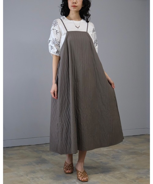 Doumoi(ドゥモエ)の「刺繍ラグランスリーブ プルオーバー(Tシャツ/カットソー・レディース・ブラック/ホワイト・FREE)」の3枚目の写真