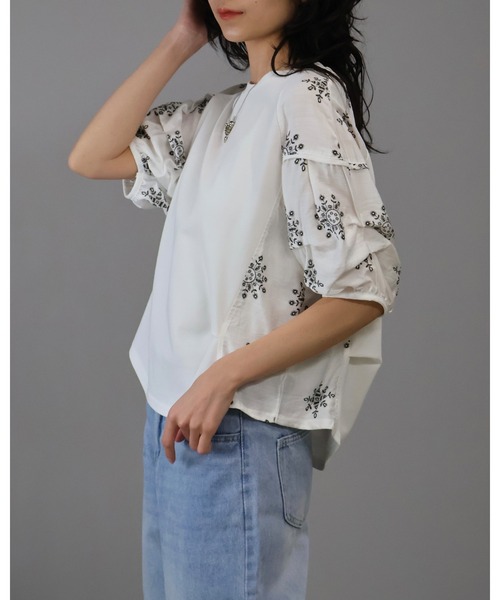 Doumoi(ドゥモエ)の「刺繍ラグランスリーブ プルオーバー(Tシャツ/カットソー・レディース・ブラック/ホワイト・FREE)」の12枚目の写真