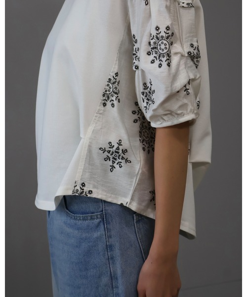 Doumoi(ドゥモエ)の「刺繍ラグランスリーブ プルオーバー(Tシャツ/カットソー・レディース・ブラック/ホワイト・FREE)」の16枚目の写真