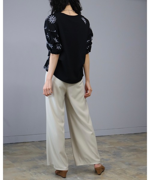 Doumoi(ドゥモエ)の「刺繍ラグランスリーブ プルオーバー(Tシャツ/カットソー・レディース・ブラック/ホワイト・FREE)」の20枚目の写真