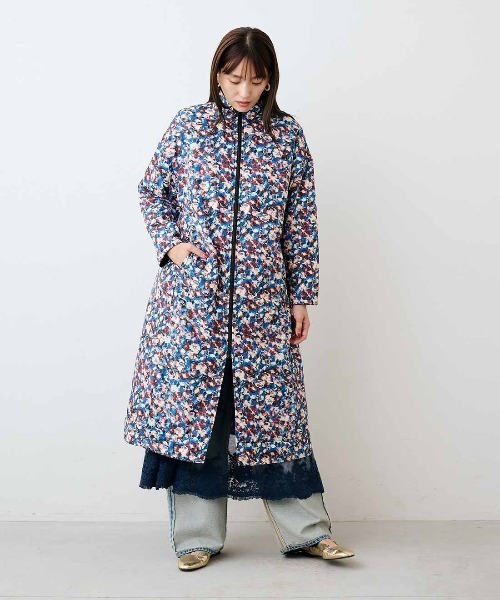 mensha!(メンシャ)の「mensha! ガーゼキルティングとヴィンテージ柄のリバーシブルコート(マフラー付き)〈花×ブラック〉(その他アウター・レディース・ブラック系その他・M/L)」の13枚目の写真