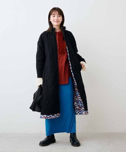 mensha!(メンシャ)の「mensha! ガーゼキルティングとヴィンテージ柄のリバーシブルコート(マフラー付き)〈花×ブラック〉(その他アウター・レディース・ブラック系その他・M/L)」の9枚目の写真
