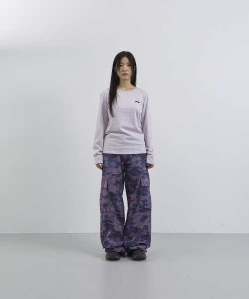 TANSANMAGNESIUM(タンサン マグネシウム)の「ナイロンワイドスタッズカーゴパンツ(カモパープル)(その他パンツ・レディース・その他・1/2)」の3枚目の写真