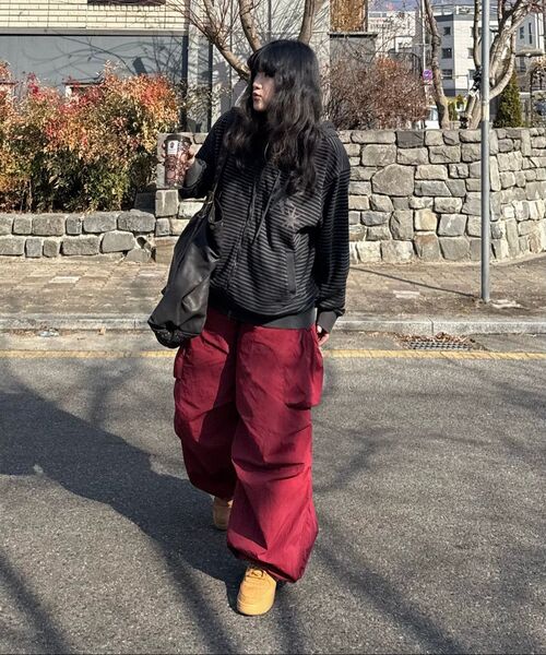 KIIMUIR(キミュア)の「ストライプダイングフードジップアップ_チャコール(その他アウター・メンズ・チャコール・MEDIUM/LARGE/X-LARGE)」の3枚目の写真
