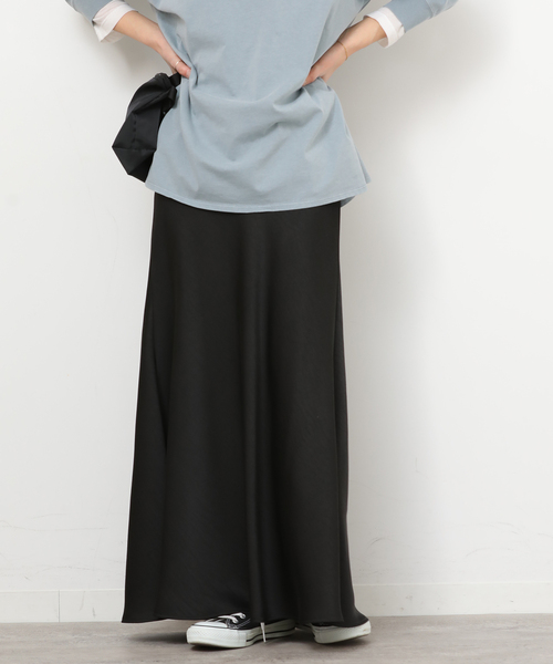 JOURNAL STANDARD relume（ジャーナルスタンダード　レリューム）の「バイアスサテンスカート（スカート・レディース・ブラック/ベージュ・FREE）」の18枚目の写真