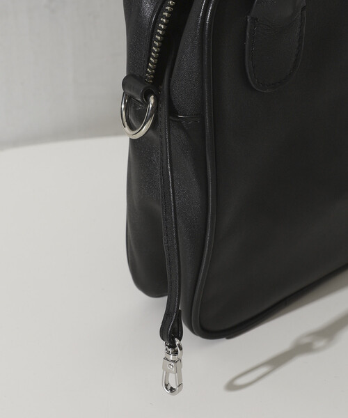 Firsthand（ファーストハンド）の「Firsthand/ファーストハンド Leather Handle Mini Shoulder Bag / レザー ハンドル ミニショルダー / 牛革 / 撥水レザー（ショルダーバッグ・メンズ・ブラック・ONE SIZE）」の8枚目の写真