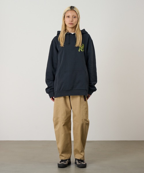 Gramicci（グラミチ）の「RUNNING MAN HOODED SWEATSHIRT｜ランニングマンフーデッドスウェットシャツ（パーカー・メンズ・ライム/レッド/ヘザーグレー/ブラック・S/M/L/XL/XXL）」の10枚目の写真