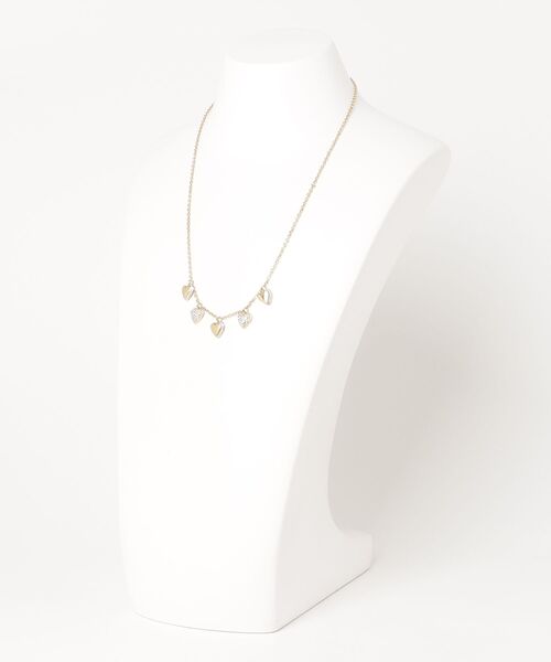 Guess(ゲス)の「BY YOUR SIDE 16-18" Heart Charms Necklace アクセサリー ネックレス(ネックレス・レディース・ゴールド/シルバー・ONE SIZE)」の4枚目の写真