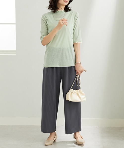 BELLUNA PLUS(ベルーナ)の「シアー素材重ね着風フリル衿プルオーバー(Tシャツ/カットソー・レディース・ミント/ブラック×グレー/ブルー系/ホワイト×グレー/ピンク系・MEDIUM/LARGE/X-LARGE)」の9枚目の写真