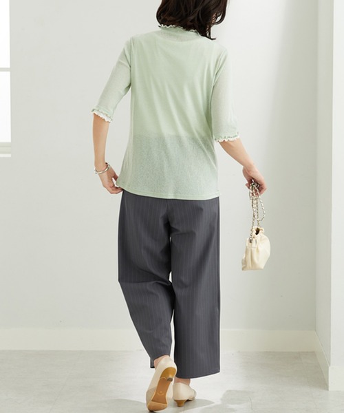 BELLUNA PLUS(ベルーナ)の「シアー素材重ね着風フリル衿プルオーバー(Tシャツ/カットソー・レディース・ミント/ブラック×グレー/ブルー系/ホワイト×グレー/ピンク系・MEDIUM/LARGE/X-LARGE)」の12枚目の写真