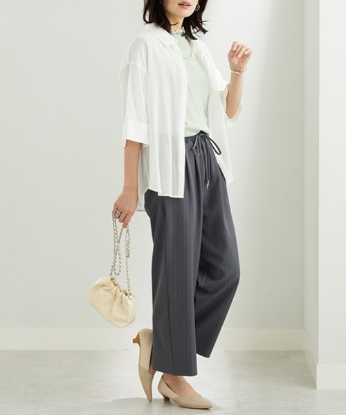 BELLUNA PLUS(ベルーナ)の「シアー素材重ね着風フリル衿プルオーバー(Tシャツ/カットソー・レディース・ミント/ブラック×グレー/ブルー系/ホワイト×グレー/ピンク系・MEDIUM/LARGE/X-LARGE)」の14枚目の写真