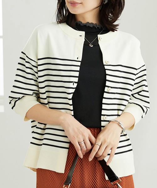 BELLUNA PLUS(ベルーナ)の「シアー素材重ね着風フリル衿プルオーバー(Tシャツ/カットソー・レディース・ミント/ブラック×グレー/ブルー系/ホワイト×グレー/ピンク系・MEDIUM/LARGE/X-LARGE)」の18枚目の写真
