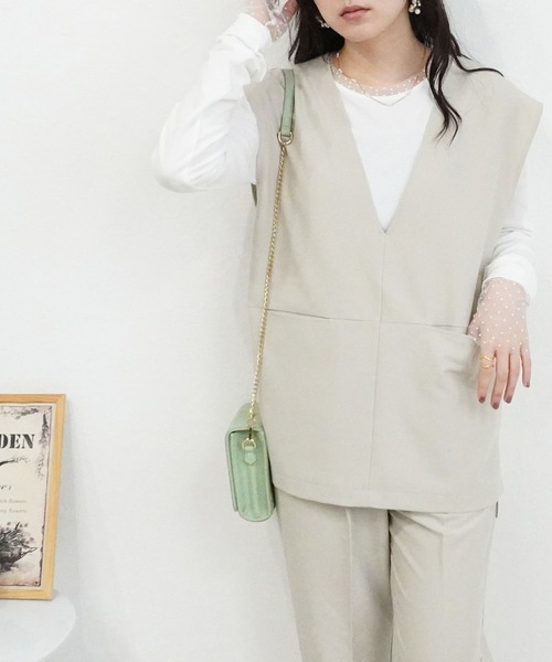 SELECT LEVERY(セレクトリベリー)の「Vネックツイルベスト(ベスト・レディース・ブラック/ライトベージュ・MEDIUM)」の5枚目の写真