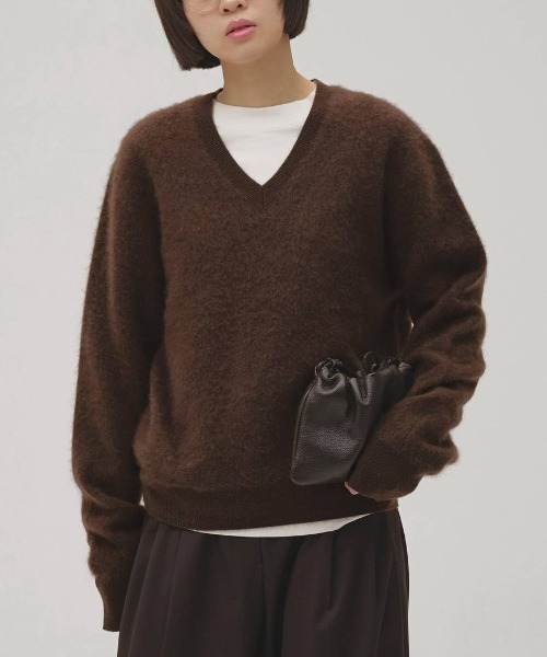 TODAYFUL(トゥデイフル)の「TODAYFUL Woolcashmere Vneck Knit ウールカシミアVネックニット/12620508(ニット/セーター・レディース・ブラウン/ブラック/チャコールグレー・ONE SIZE)」の2枚目の写真