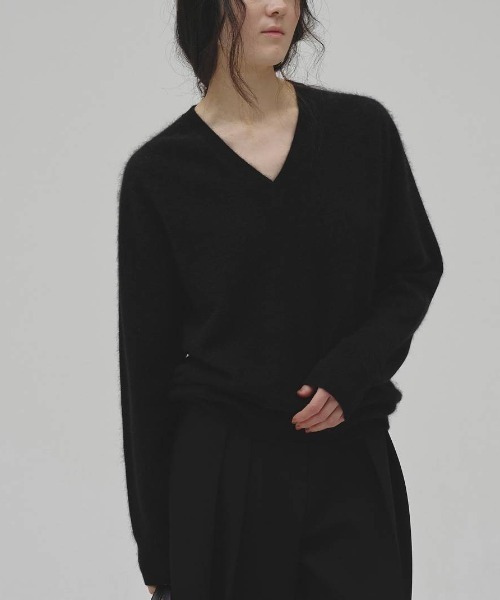 TODAYFUL(トゥデイフル)の「TODAYFUL Woolcashmere Vneck Knit ウールカシミアVネックニット/12620508(ニット/セーター・レディース・ブラウン/ブラック/チャコールグレー・ONE SIZE)」の3枚目の写真