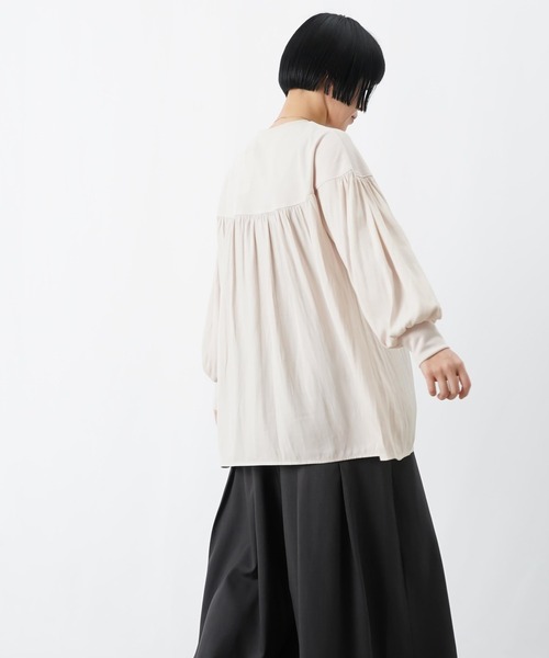 LUCA/LADY LUCK LUCA（ルカ/レディラックルカ）の「LC/LLL 異素材クルーネックプルオーバー（Tシャツ/カットソー・レディース・アイボリー/ブラック・FREE）」の12枚目の写真