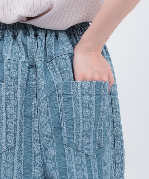 チチカカ(チチカカ)の「キカストライプデニムパンツ(デニムパンツ・レディース・インディゴブルー/ライトブルー・FREE)」の13枚目の写真