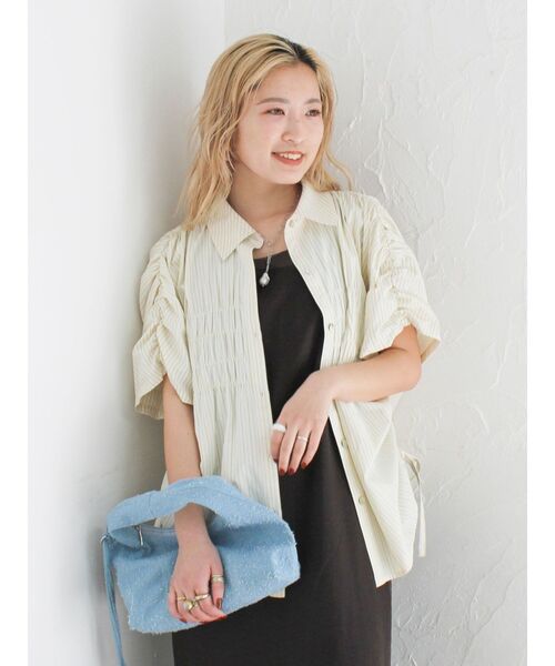 Ungrid(アングリッド)の「ハーフスリーブギャザーシャツ(シャツ/ブラウス・レディース・イエロー/ピンク/ブルー/オフホワイト・FREE)」の1枚目の写真