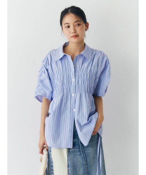 Ungrid(アングリッド)の「ハーフスリーブギャザーシャツ(シャツ/ブラウス・レディース・イエロー/ピンク/ブルー/オフホワイト・FREE)」の3枚目の写真