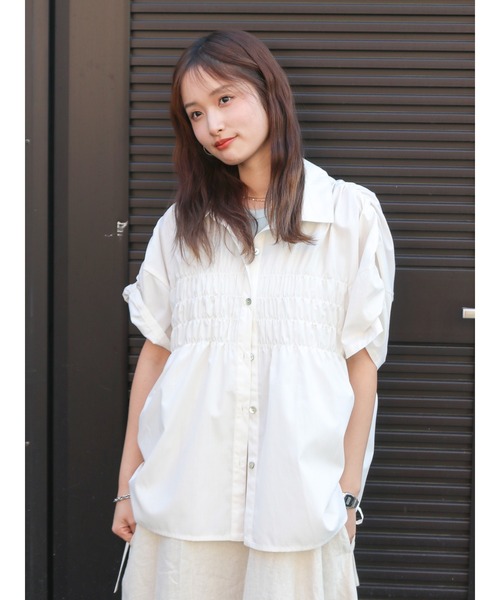 Ungrid(アングリッド)の「ハーフスリーブギャザーシャツ(シャツ/ブラウス・レディース・イエロー/ピンク/ブルー/オフホワイト・FREE)」の2枚目の写真