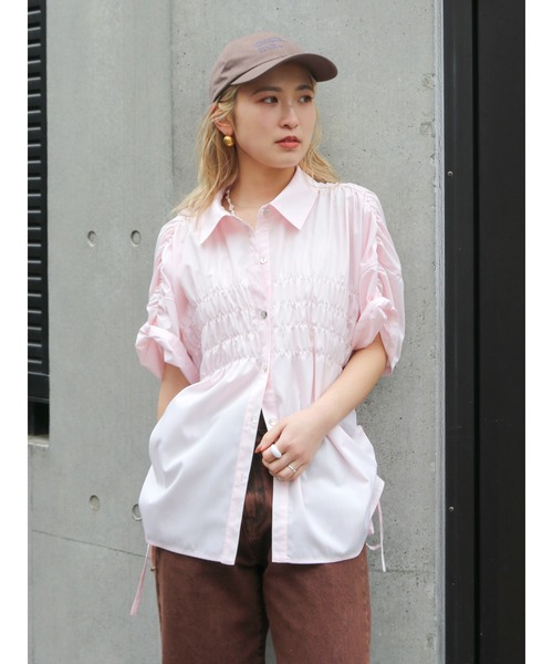 Ungrid(アングリッド)の「ハーフスリーブギャザーシャツ(シャツ/ブラウス・レディース・イエロー/ピンク/ブルー/オフホワイト・FREE)」の4枚目の写真