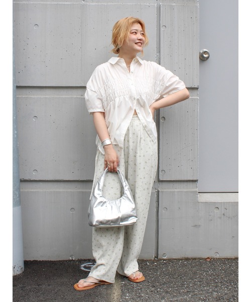 Ungrid(アングリッド)の「ハーフスリーブギャザーシャツ(シャツ/ブラウス・レディース・イエロー/ピンク/ブルー/オフホワイト/サーモンピンク/アイボリー・FREE)」の21枚目の写真