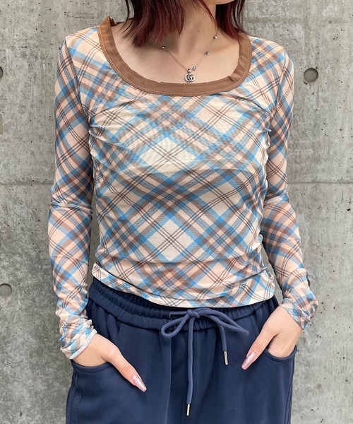 ROGER AND RAW（ロジャーアンドロウ）の「チェック柄シャーリングシアートップス（Tシャツ/カットソー・レディース・ブルー/ピンク・FREE）」の6枚目の写真