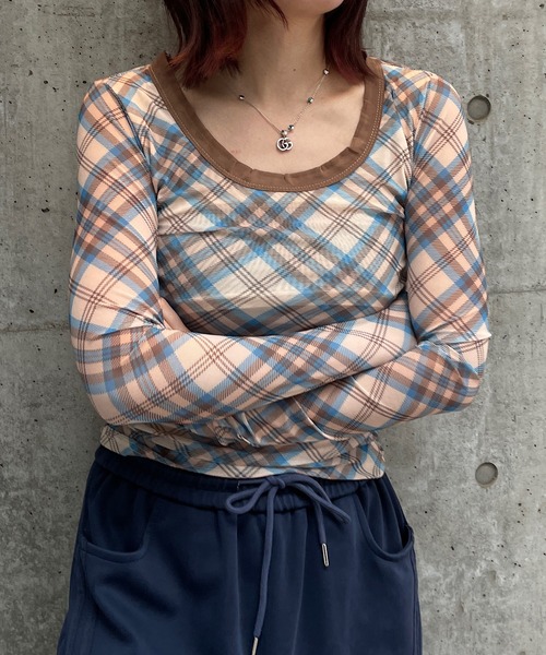 ROGER AND RAW（ロジャーアンドロウ）の「チェック柄シャーリングシアートップス（Tシャツ/カットソー・レディース・ブルー/ピンク・FREE）」の3枚目の写真