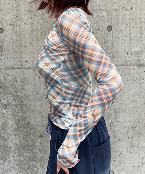 ROGER AND RAW（ロジャーアンドロウ）の「チェック柄シャーリングシアートップス（Tシャツ/カットソー・レディース・ブルー/ピンク・FREE）」の16枚目の写真