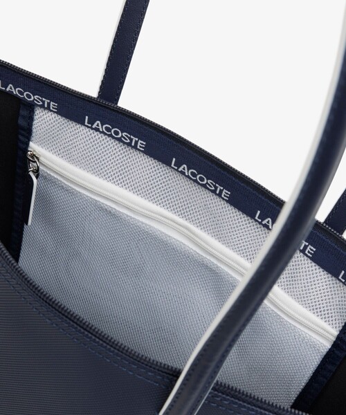LACOSTE（ラコステ）の「L.12.12 コンセプトシーズナル ストライプ鹿の子トートバッグ（トートバッグ・レディース・ネイビー・FREE）」の5枚目の写真