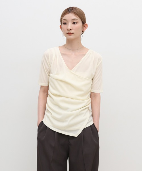 select MOCA(セレクトモカ)の「ドレープカシュクールシアーTシャツ(Tシャツ/カットソー・レディース・ブラック/アイボリー/グレー・FREE)」の3枚目の写真