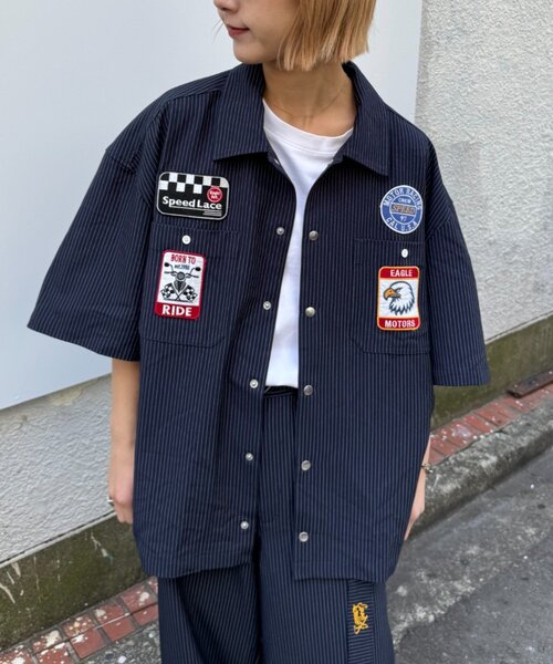 SOUNDSGOOOOD（サウンズグッド）の「【SOUNDS GOOOOD】ワッペンストライプシャツ（シャツ/ブラウス・レディース・ネイビー/オフホワイト・ONE SIZE）」の2枚目の写真