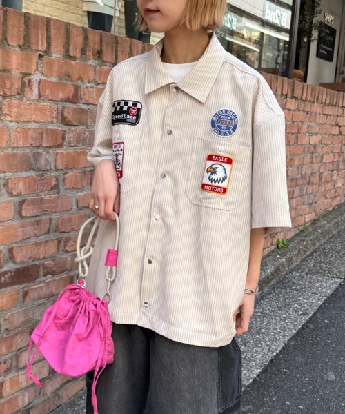 SOUNDSGOOOOD（サウンズグッド）の「【SOUNDS GOOOOD】ワッペンストライプシャツ（シャツ/ブラウス・レディース・ネイビー/オフホワイト・ONE SIZE）」の3枚目の写真