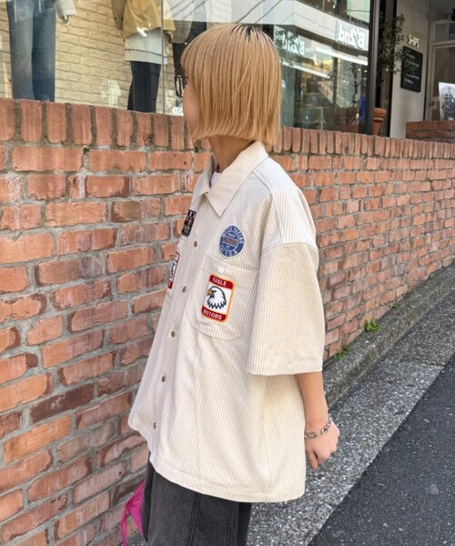 SOUNDSGOOOOD（サウンズグッド）の「【SOUNDS GOOOOD】ワッペンストライプシャツ（シャツ/ブラウス・レディース・ネイビー/オフホワイト・ONE SIZE）」の5枚目の写真