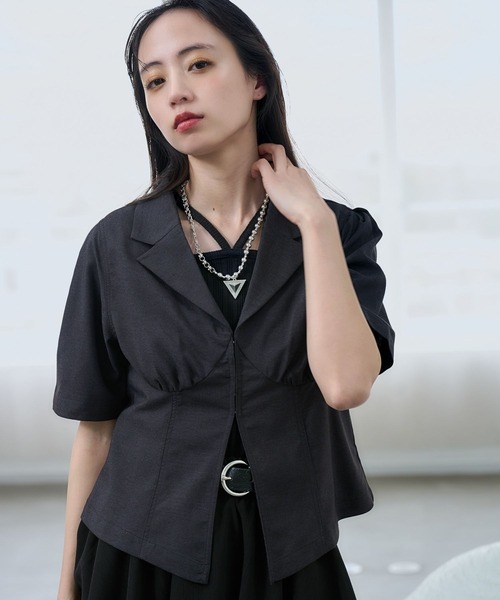 HARE(ハレ)の「コンパクトVネックブラウス(HARE)(シャツ/ブラウス・レディース・ネイビー/ブラック・FREE)」の2枚目の写真