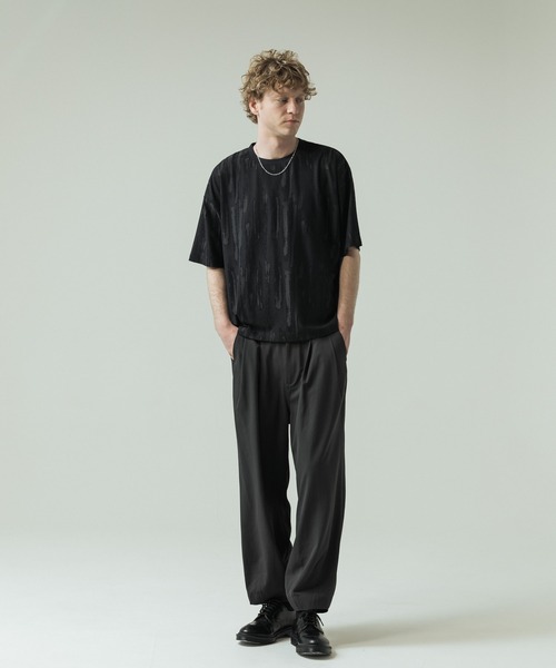 SLICK（スリック）の「【SLICK/スリック】Abstract Jacquard T-shirt/アブストラクトジャカードTシャツ（Tシャツ/カットソー・メンズ・パープル/グレイッシュベージュ/ブラック・3/2/1）」の9枚目の写真