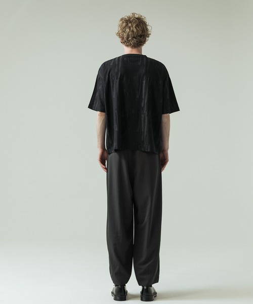 SLICK（スリック）の「【SLICK/スリック】Abstract Jacquard T-shirt/アブストラクトジャカードTシャツ（Tシャツ/カットソー・メンズ・パープル/グレイッシュベージュ/ブラック・3/2/1）」の15枚目の写真