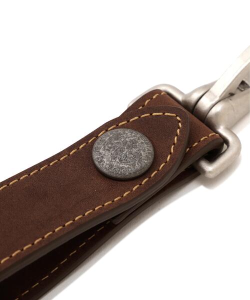 AVIREX（アヴィレックス）の「OILED COW KEY HOLDER / オイルド カウ キーホルダー / AVIREX / アヴィレックス（キーホルダー・メンズ・ブラウン・F）」の11枚目の写真