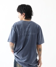 ＆soiree（アンドソワレ）の「&soiree ピグメントプリントTシャツ(メッセージロゴ) 半袖（Tシャツ/カットソー）」