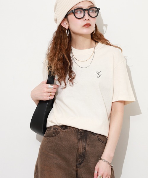 &soiree(アンドソワレ)の「&soiree ピグメントプリントTシャツ(メッセージロゴ) 半袖(Tシャツ/カットソー・レディース・ブラック/アイボリー/ブルー・M)」の1枚目の写真