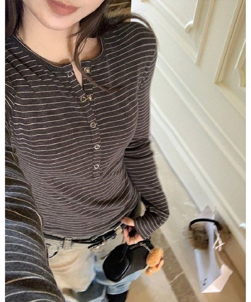 inst.ALL(インストール)の「ボーダーヘンリーネックトップス(Tシャツ/カットソー・レディース・グレー/ダークベージュ・M)」の5枚目の写真